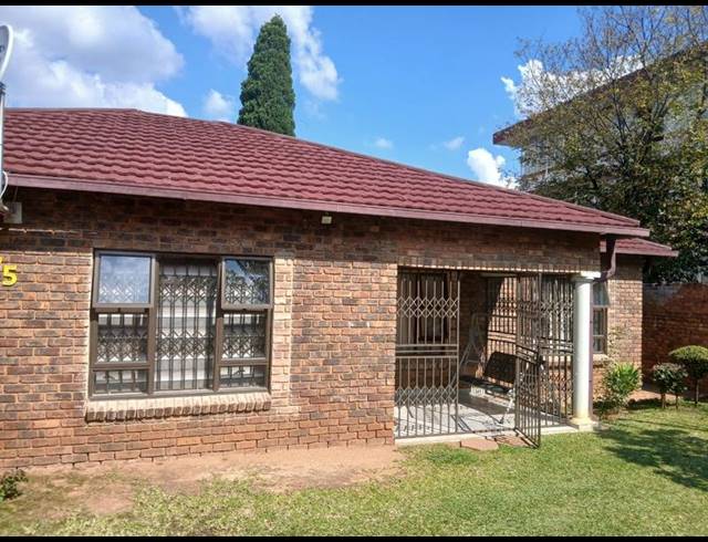 3 BEDROOM HOUSE FOR SALE IN MOUNTAIN VIEW